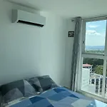 Lovely Flat With Pool In City Center