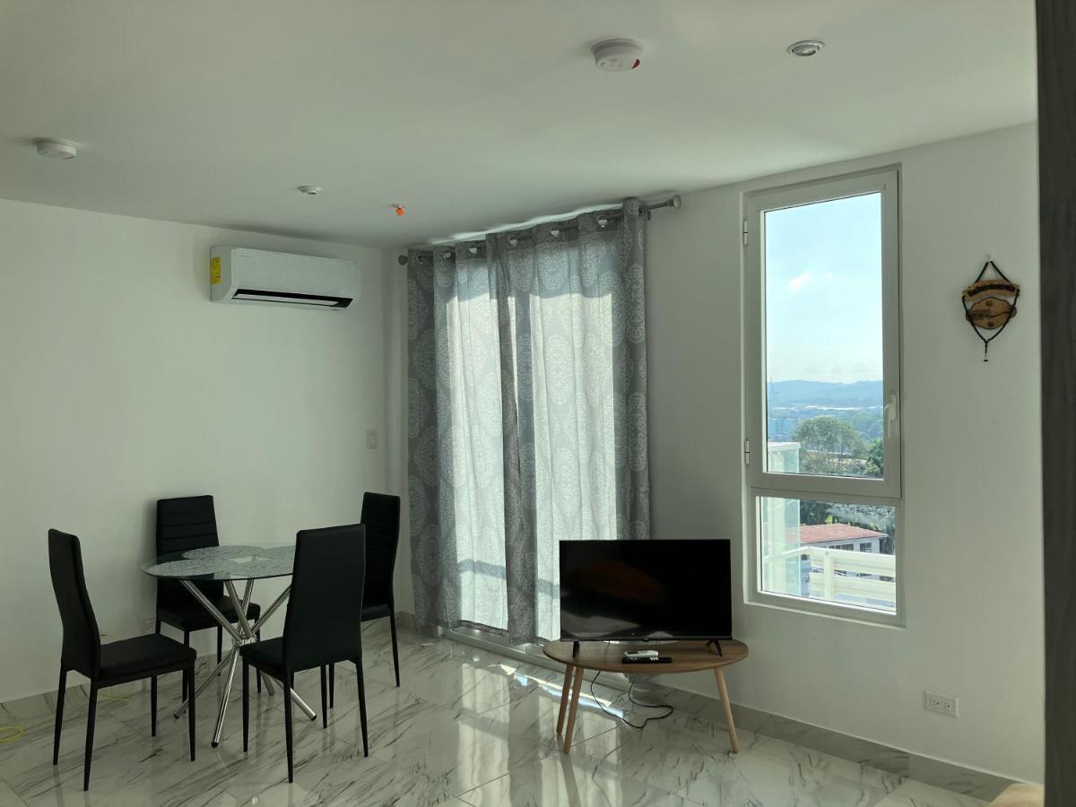 Apartment Lovely Flat With Pool In Center Panama City
